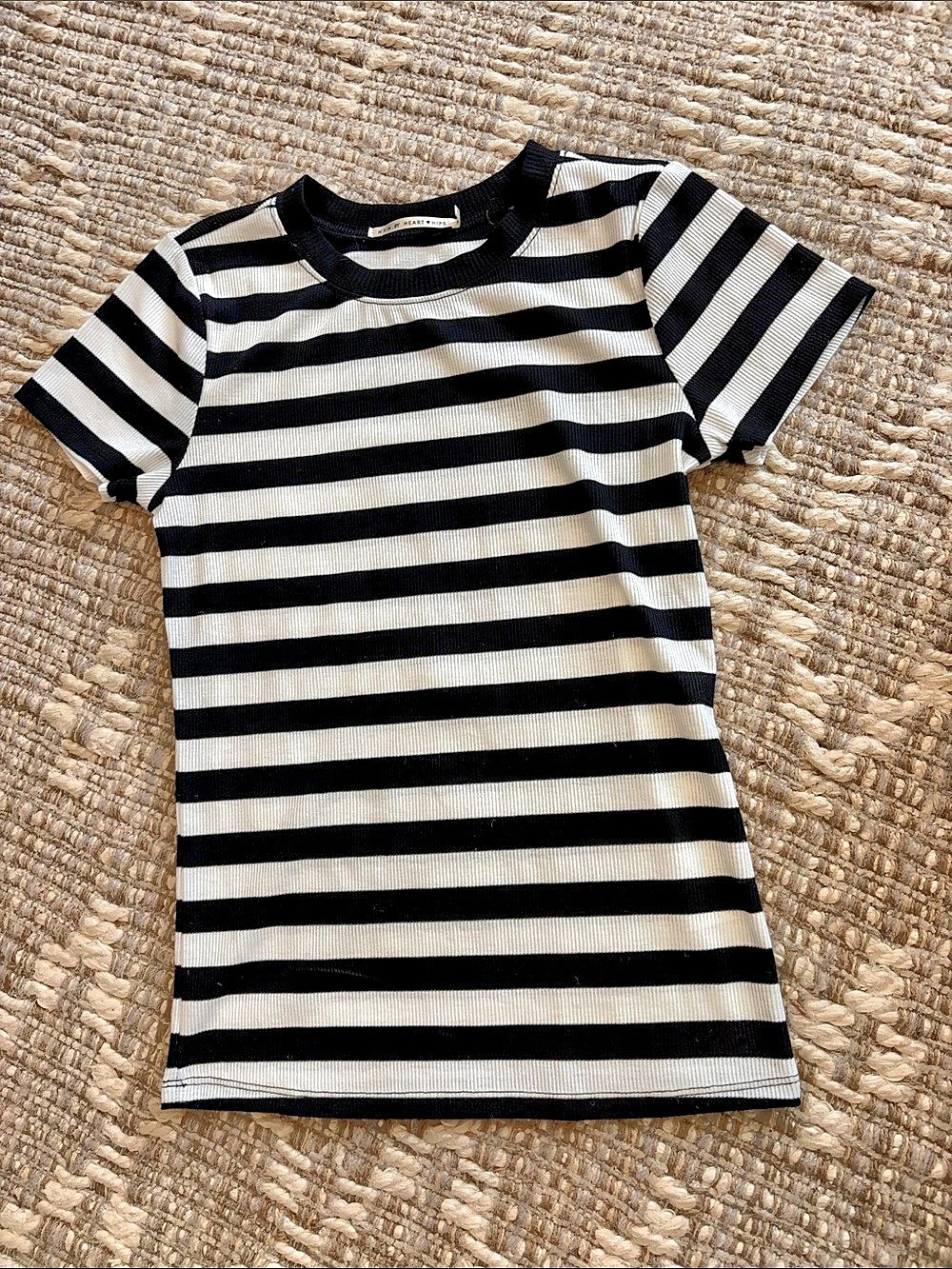 H+H BY HEART HIPS Striped Short Sleeve Top in Black & White Size Medium